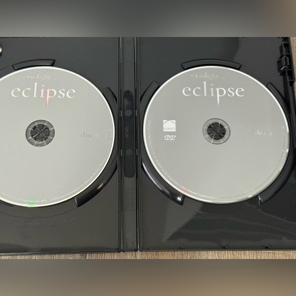 Twilight 3 Disc DVD set and Eclipse 2 Disc DVD set, Excellent Condition - Picture 5 of 5